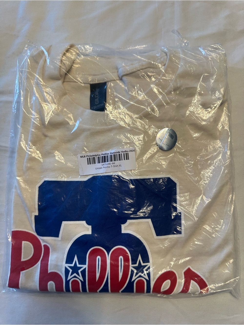Gildan Cream T-Shirt with Blue and Red Phillies Graphic